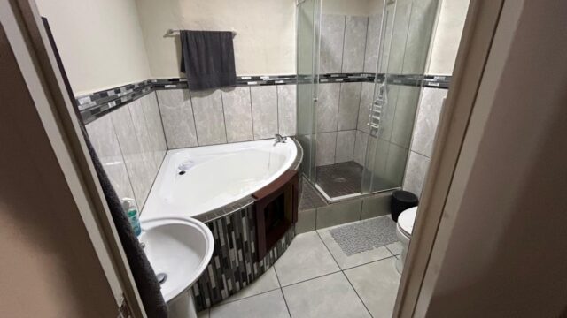 WhatsApp Image 2025-02-25 at 12.50.36_d7d11161